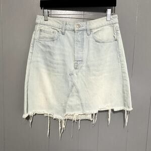 Free People Light Wash Going Rogue Distressed Raw Hem Denim Mini Skirt 27